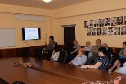 მოხსენება კუნთის გიგანტური ცილების შესახებ