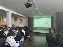 ახალგაზრდა მეცნიერთა კლუბის წევრთა შეხვედრა სკოლა „ენ-ჯი“-ს მოსწავლეებთან